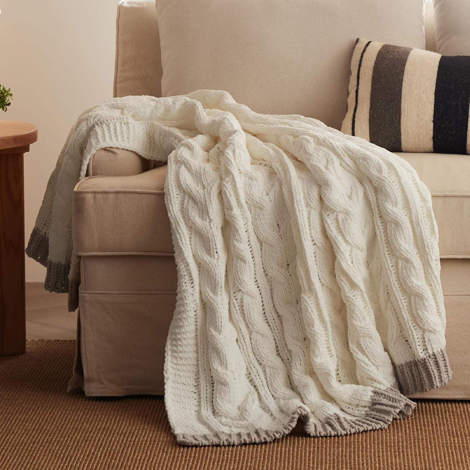 Wholesale Premium Cable Knit Throw Blanket Warm Chunky Knitted Blanket for Sofa Couch Bedroom Travel All Season Use