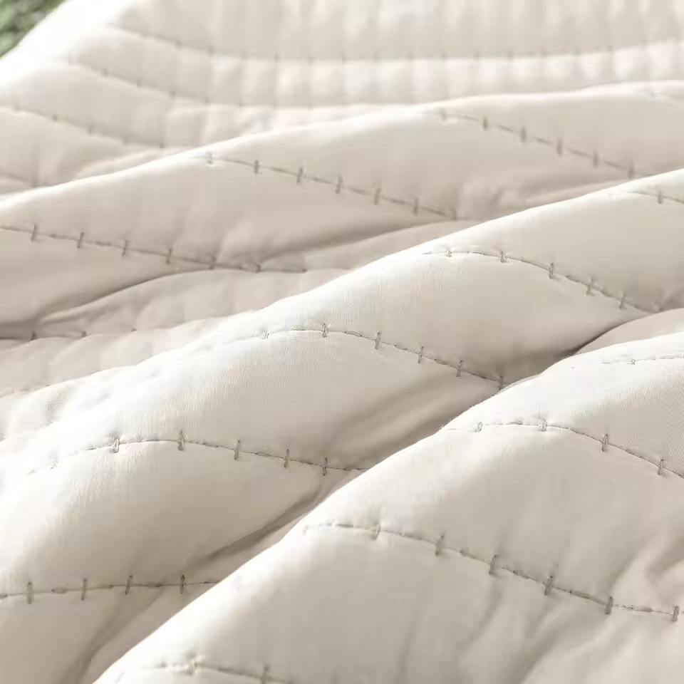 Modern Beige Polyester Bedding Set Soft Breathable Fabric Hotel Quality OEM Supply Home Bedroom Textil