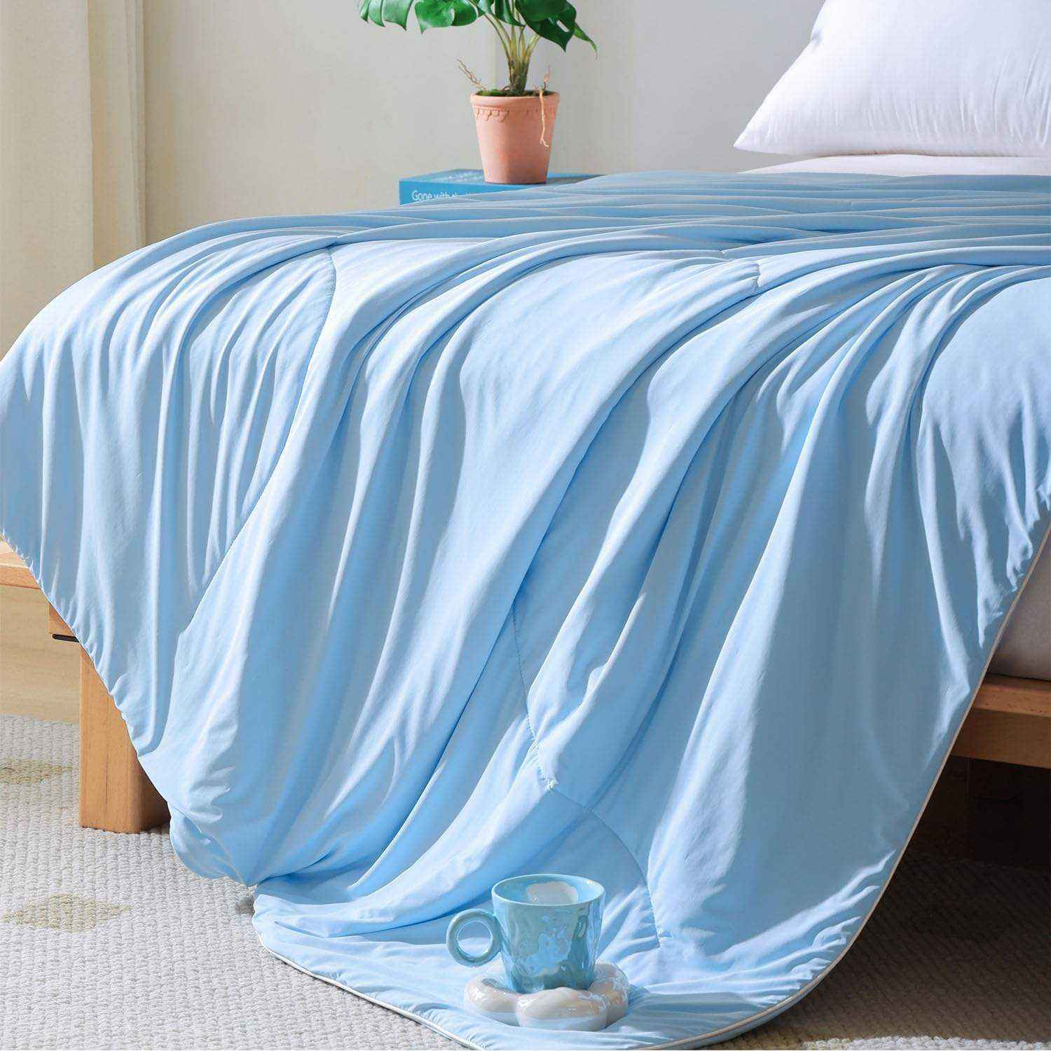 OEM ODM Custom Service Cooling Polyester Comforter Breathable Soft Summer Quilt for Home Wholesale
