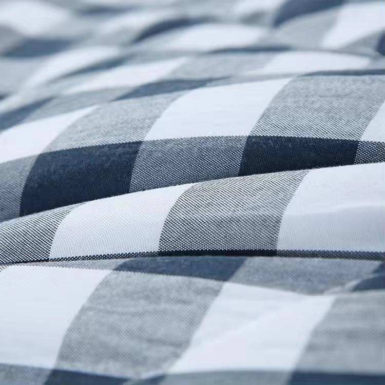 Custom Logo Oeko-tex Plaid Printed Polyester Comforter Breathable Soft Quilted Bedding for Home Bedroom Use OEM ODM