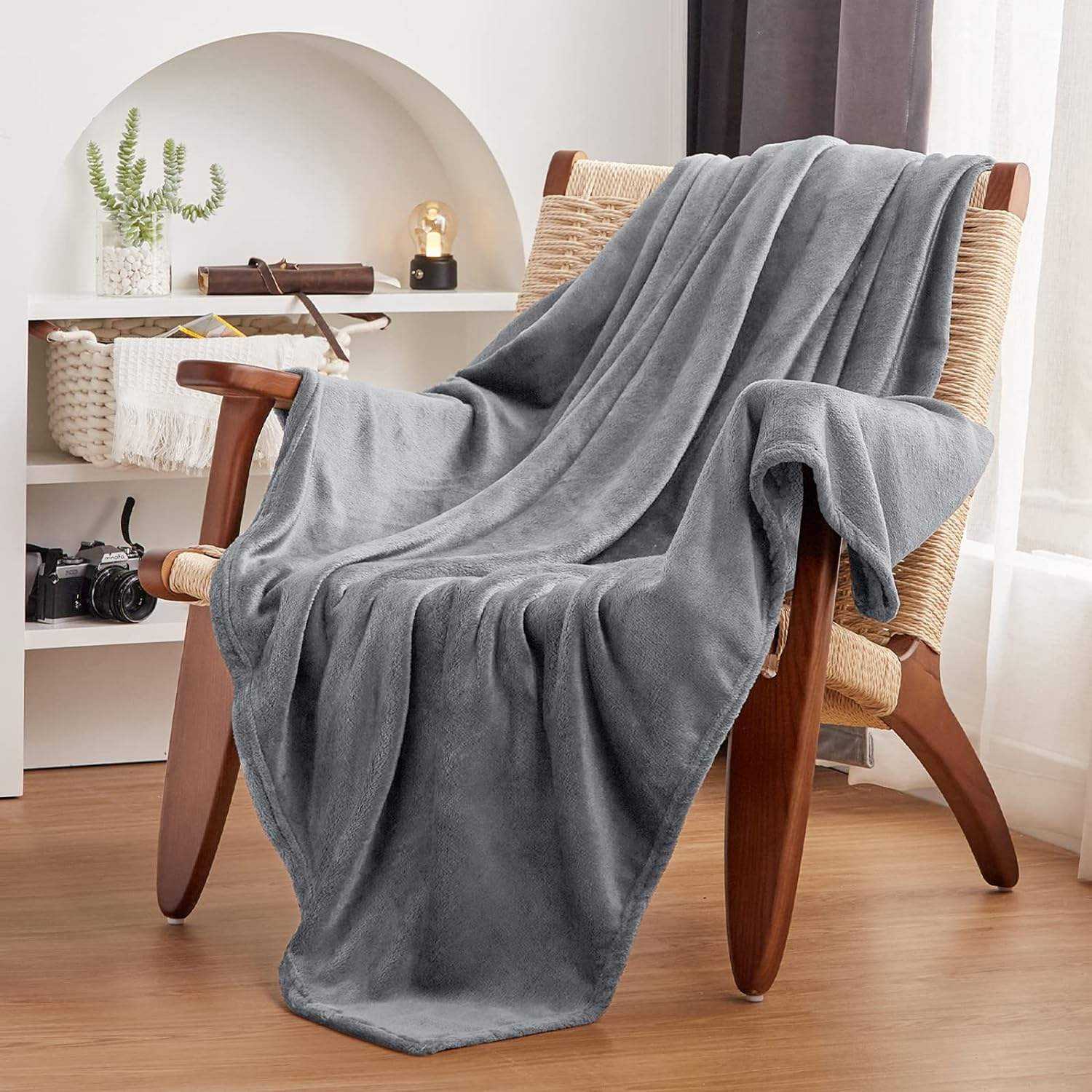 Flannel Fleece Throw Blanket, Custom Super Soft Warm Fuzzy Blanket for Couch Bed Home Hotel Use