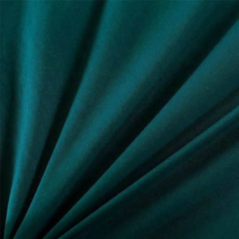 New Arrive All Season Comforter Set OEM ODM With Pom Pom Trim Skin Friendly Breathable Warm for Daily Home Hotel Use