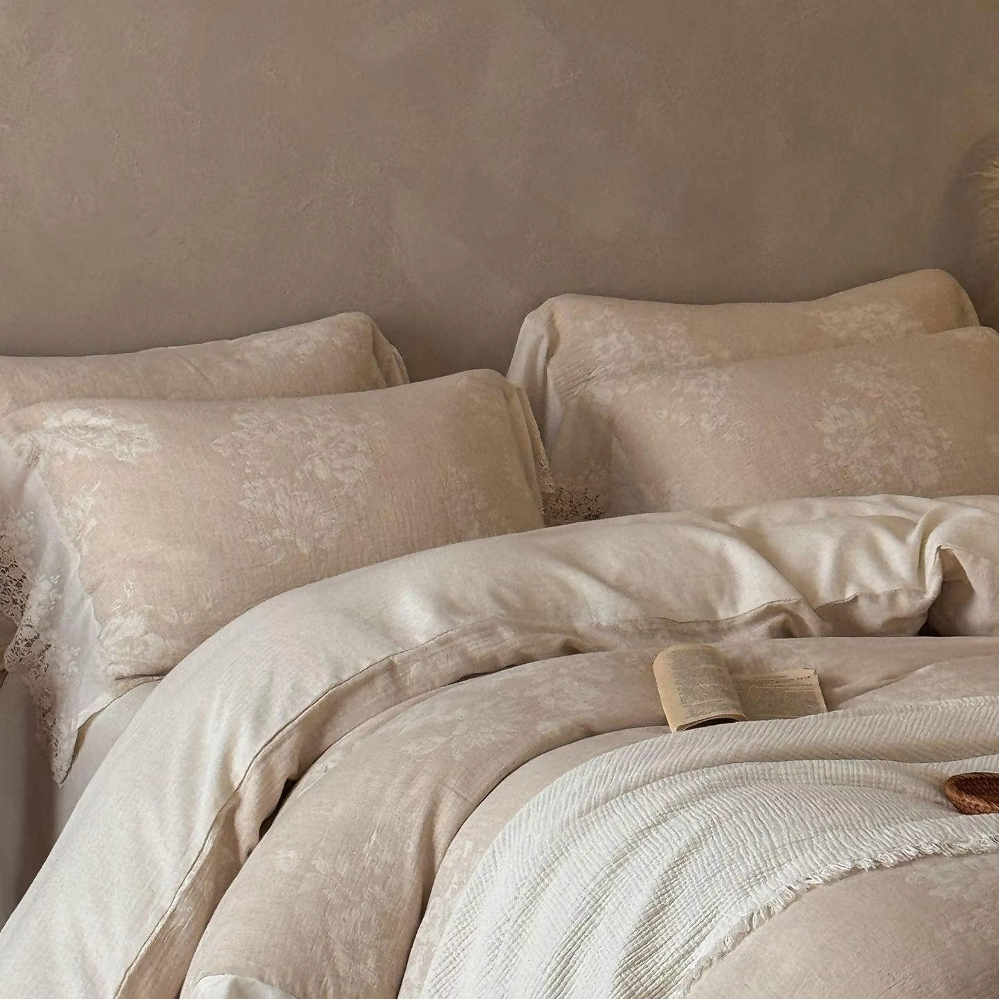 Wholesale Custom OEM ODM Vintage Cotton Touch Lace Bedding Set 3PC Soft Skin Friendly Breathable Durable for Retro Style Bedroom