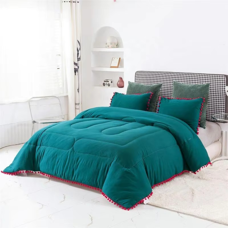 New Arrive All Season Comforter Set OEM ODM With Pom Pom Trim Skin Friendly Breathable Warm for Daily Home Hotel Use