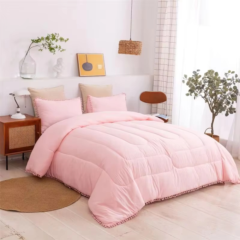 New Arrive All Season Comforter Set OEM ODM With Pom Pom Trim Skin Friendly Breathable Warm for Daily Home Hotel Use