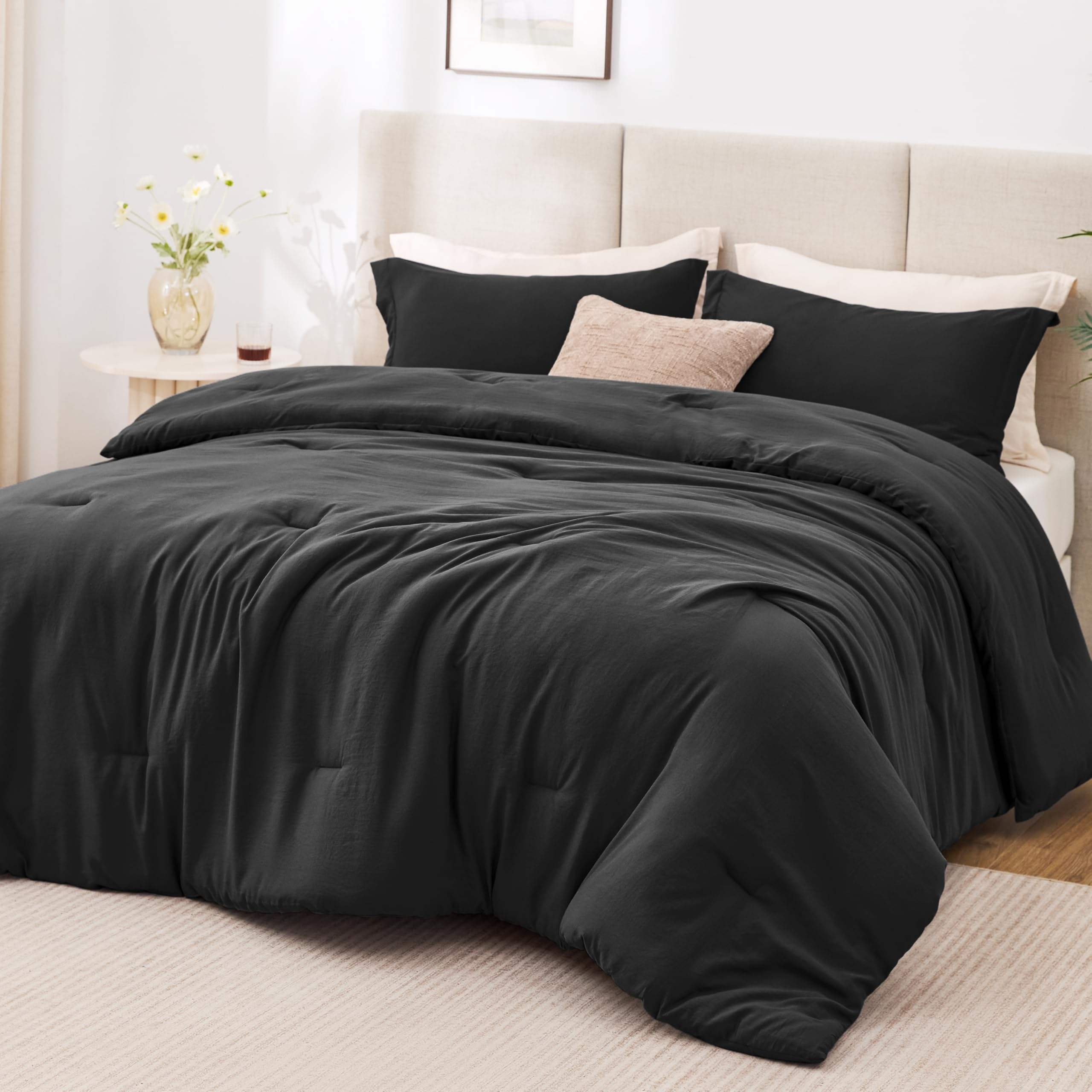 Wholesale Solid Color Polyester Quilted Comforter 3 Piece Set Washed Friendly Breathable All Season Bedding With 2 Pillowcases