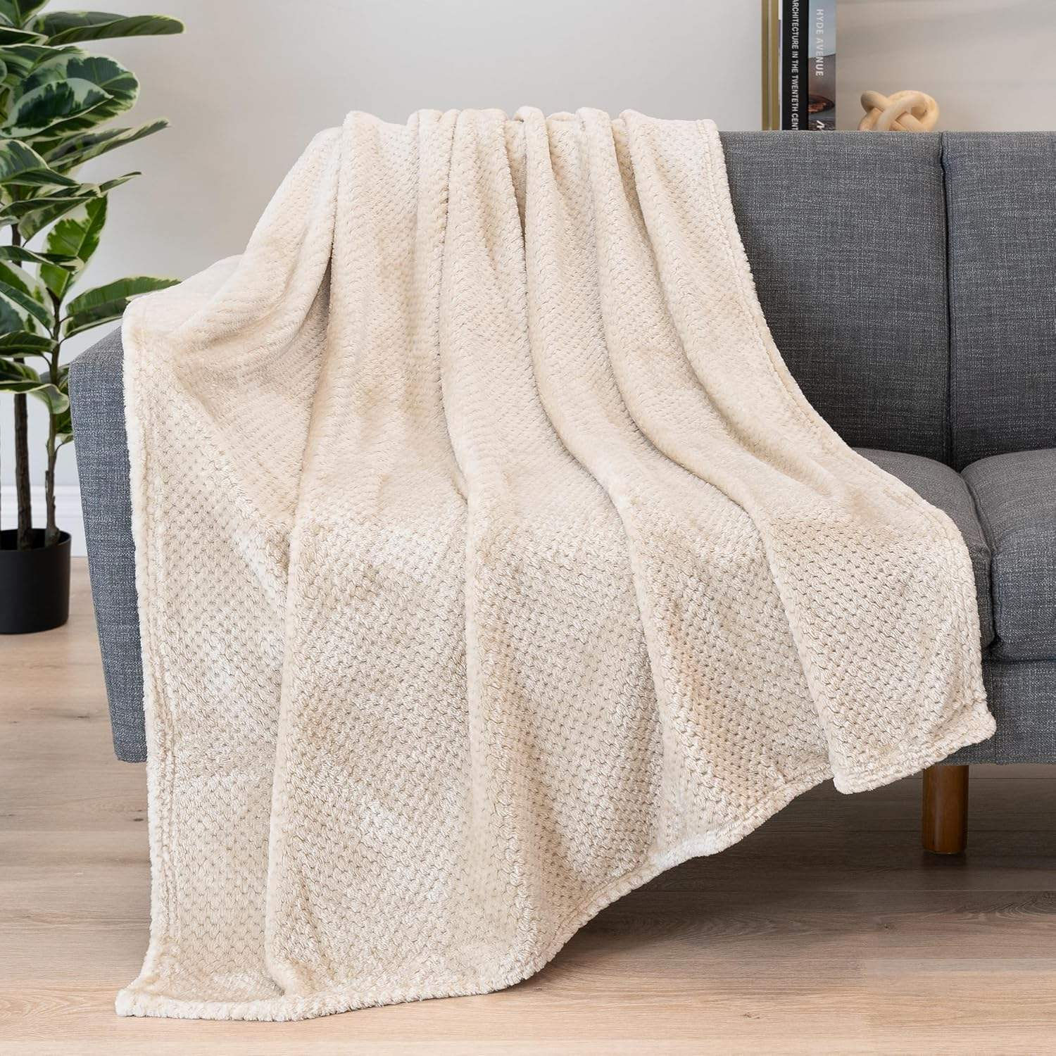 OEM ODM Luxury Fleece Throw Blanket Jacquard Decorative Fuzzy Blankets Bulk Wholesale for Household Travel All Season