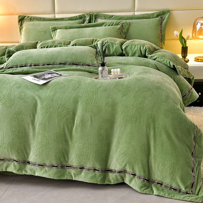 Custom OEM ODM Oeko Tex Certified Milk Velvet 6 Piece Bedding Set Olive Green Warm Soft Style Multi Scene Bedroom Bedding