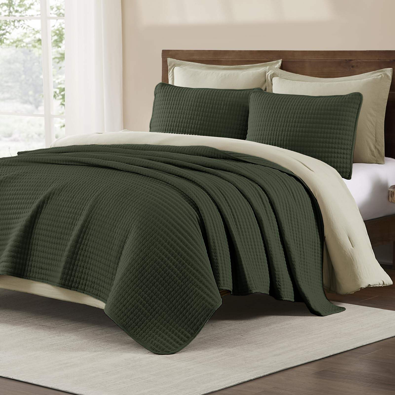 Hot Sale Factory Direct Quilt Sets Solid Color 100% Polyester Comfort Spaces All Season Lightweight Coverlet Bedspread Bedding