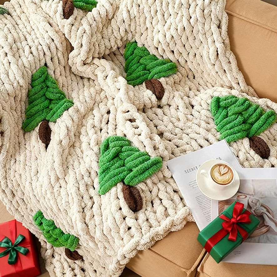 Custom OEM ODM Winter Chunky Chenille Knitted Throw Blanket With Strawberry Christmas Tree Applique Warm Thick Durable for Home