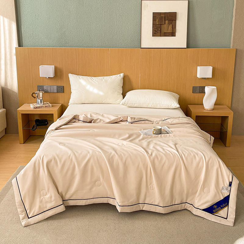 Custom OEM ODM Hilton Style Soybean Fiber Summer Quilt Soft Durable Breathable Quilt Suitable for All Home Hotel Use
