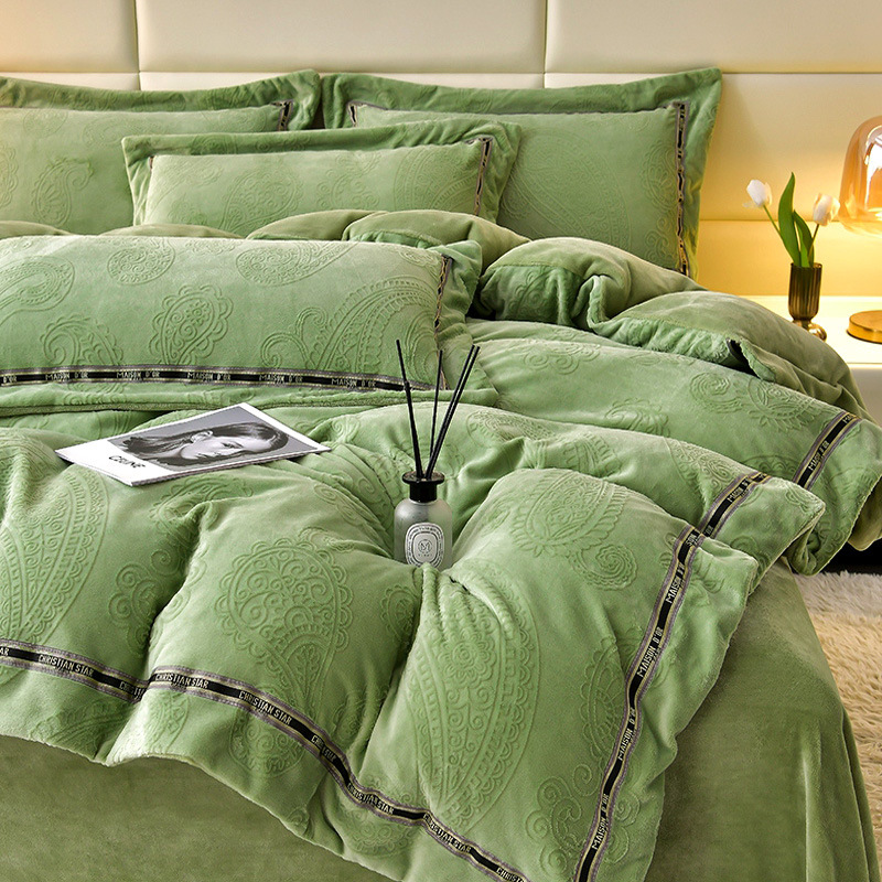 Custom OEM ODM Oeko Tex Certified Milk Velvet 6 Piece Bedding Set Olive Green Warm Soft Style Multi Scene Bedroom Bedding