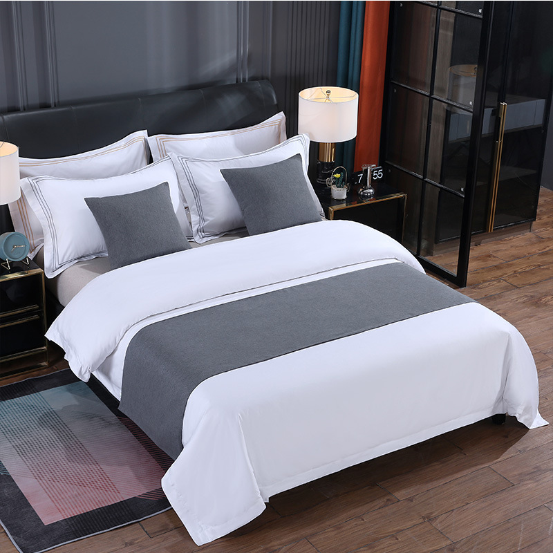 Luxury Customized Hotel Bed Runner Set Elegant Bedspreads with Matching Pillows for 5 Star Hotel Bedroom Decoration