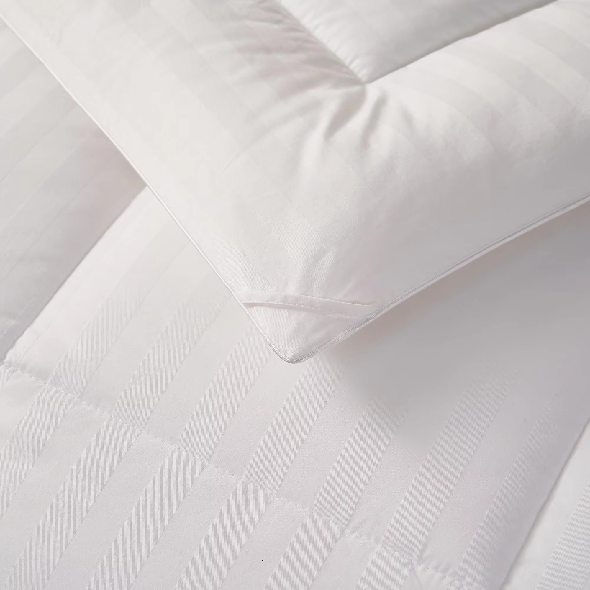 All Season Hotel Grade Duvet Insert Striped Bedding for Twin Queen King Bed Alternative Comforter for Household Bedroom