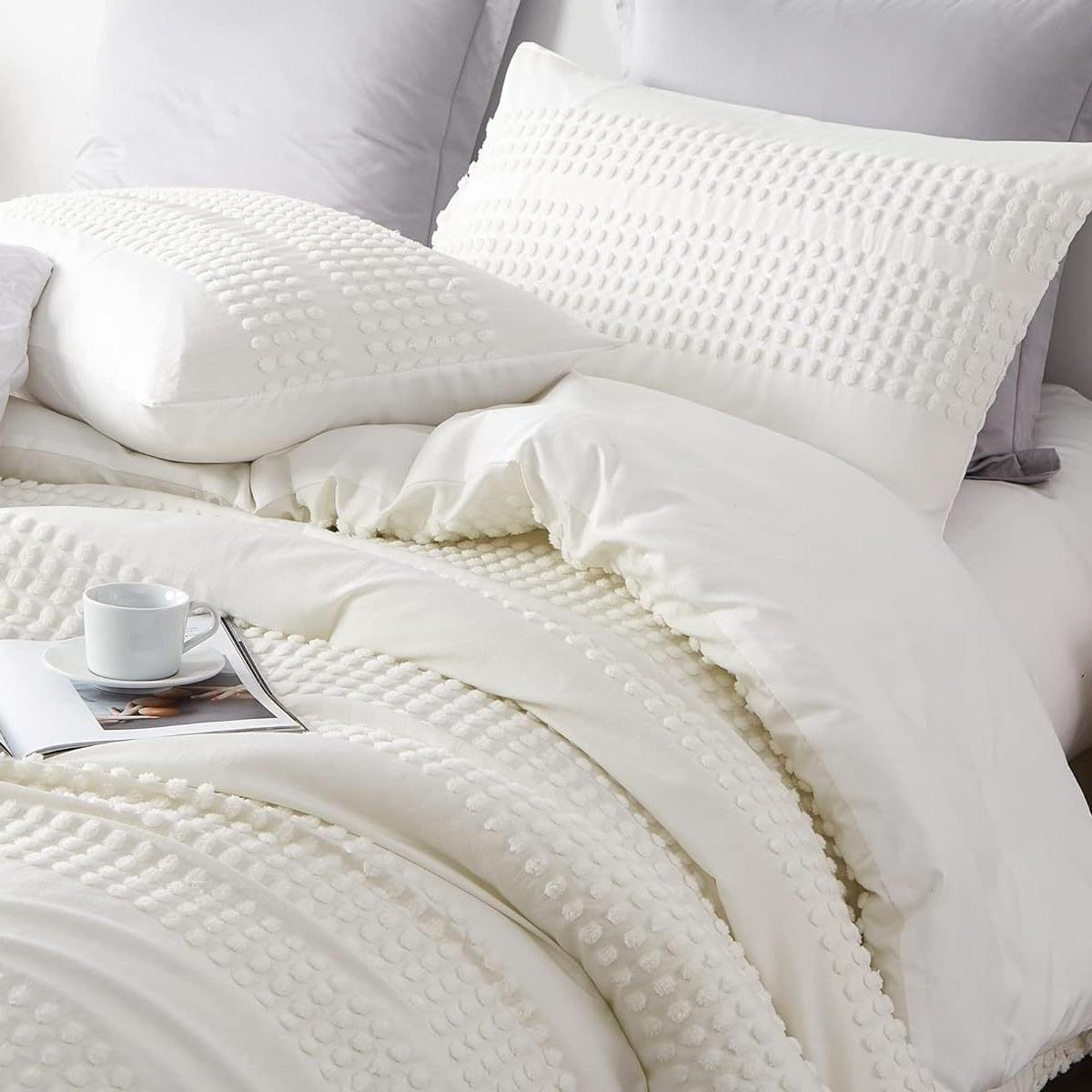 Factory Stock Boho Textured Tufted Comforter 3PCS Set Duvet Bed in a Bag Set Design Soft Breathable Fluffy Bedding Set OEM ODM