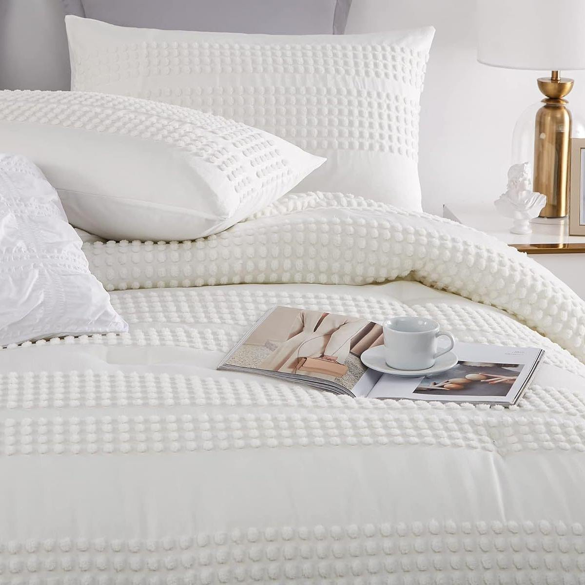 Factory Stock Boho Textured Tufted Comforter 3PCS Set Duvet Bed in a Bag Set Design Soft Breathable Fluffy Bedding Set OEM ODM