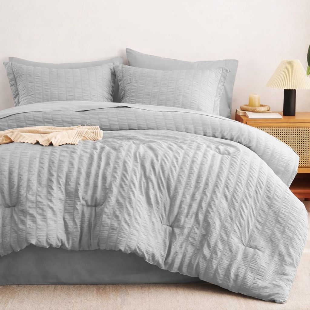 Luxury Seersucker Crinkle Comforter Set 3 Pcs Solid Color Double Sided Soft Lightweight All Season Bedding Set for Home Bedroom