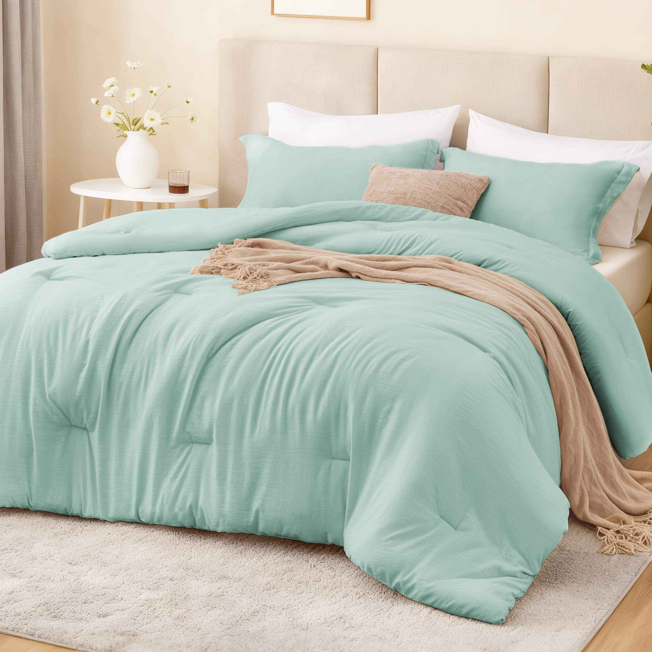 Wholesale Solid Color Polyester Quilted Comforter 3 Piece Set Washed Friendly Breathable All Season Bedding With 2 Pillowcases
