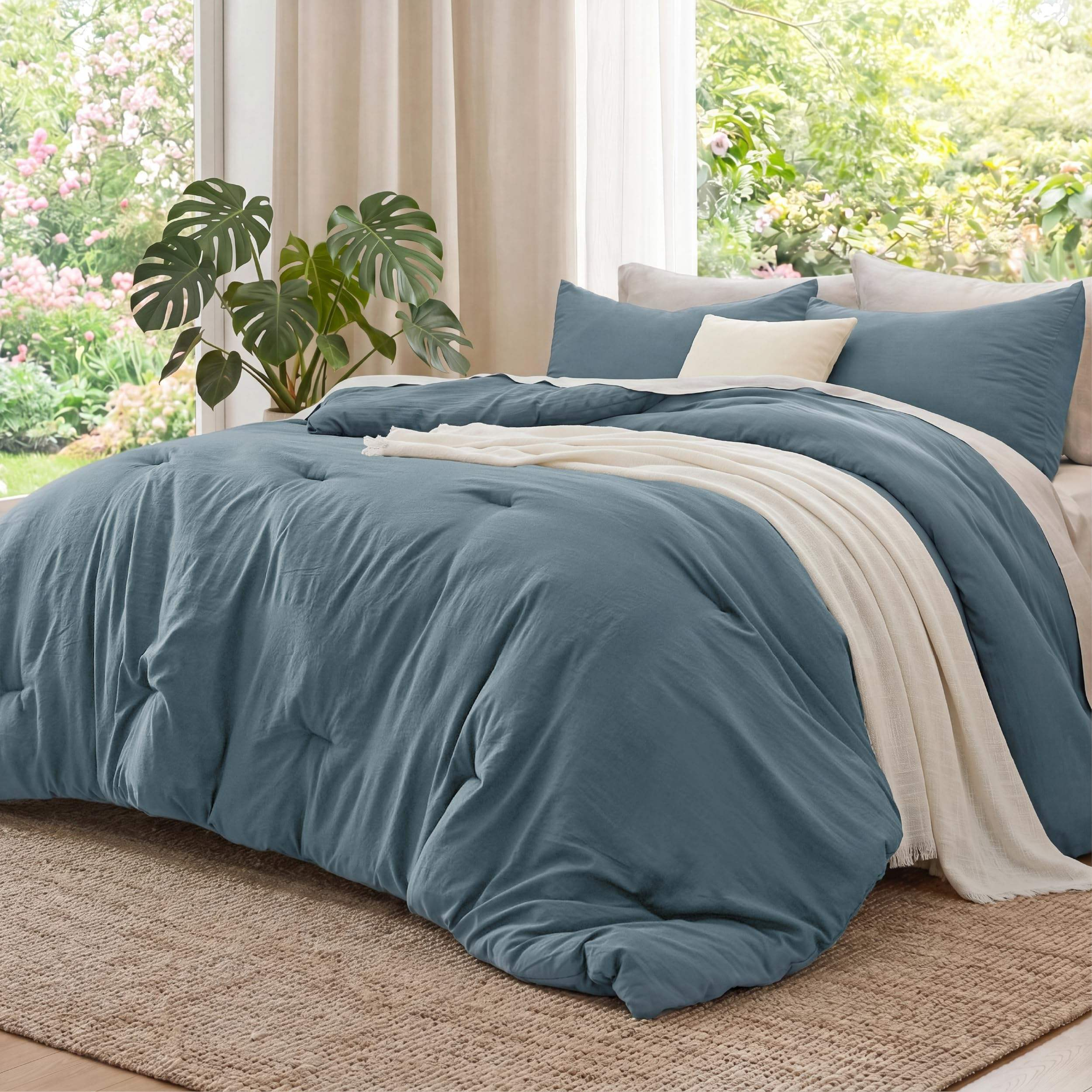 Wholesale High Quality Cooling & Warm Beige Reversible All Season Soft Eco-Friendly 3-Piece Bed Set 1 Comforter + 2 Pillow Cases