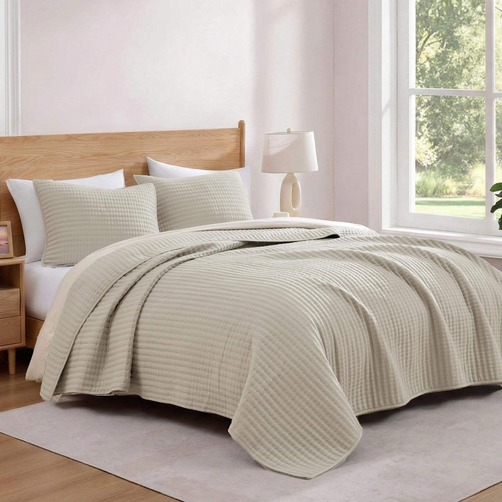 Hot Sale Factory Direct Quilt Sets Solid Color 100% Polyester Comfort Spaces All Season Lightweight Coverlet Bedspread Bedding