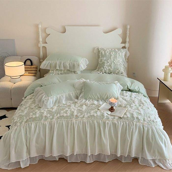 Factory Direct OEM ODM Sale High Quality Embroidery Lace 4-Piece Bedding Sets Soft Warm All-season
