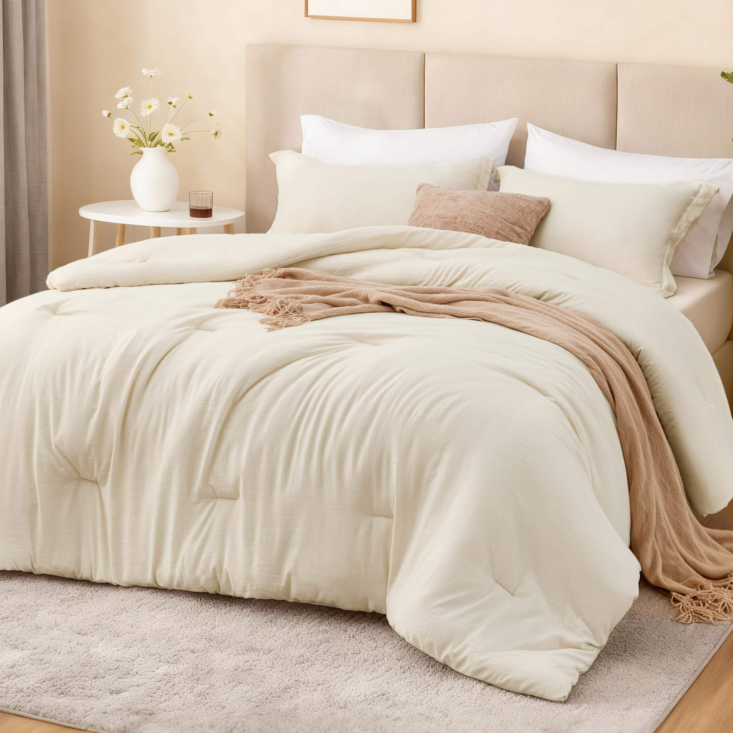 Wholesale Solid Color Polyester Quilted Comforter 3 Piece Set Washed Friendly Breathable All Season Bedding With 2 Pillowcases