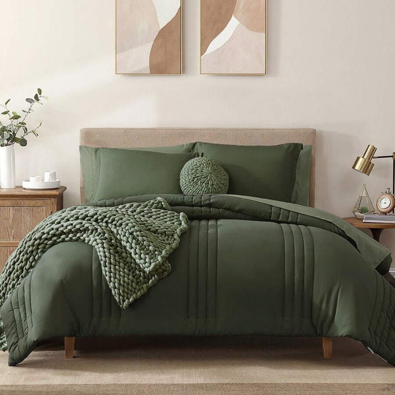 Premium 7 Piece Bed Set OEKO-TEX Certified Vertical Quilting Soft Breathable Wrinkle Resistant Bedding Set for Home Hotel