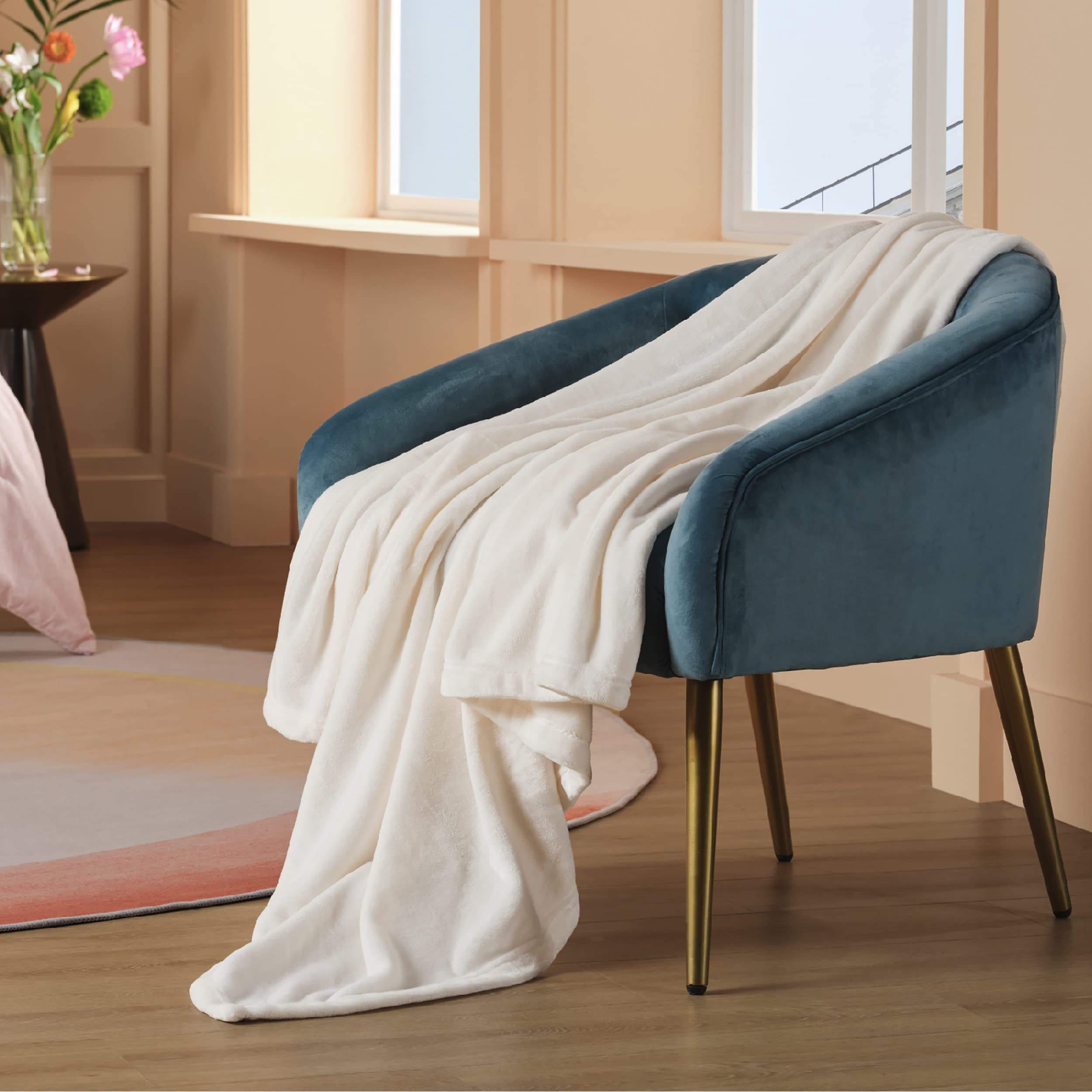 Custom-Sized Fabric Polyester Microfiber Modern Knitted Fleece Bed Blanket Solid Color Flannel for All-Season All-Season Machine