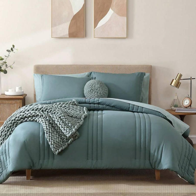 Premium 7 Piece Bed Set OEKO-TEX Certified Vertical Quilting Soft Breathable Wrinkle Resistant Bedding Set for Home Hotel