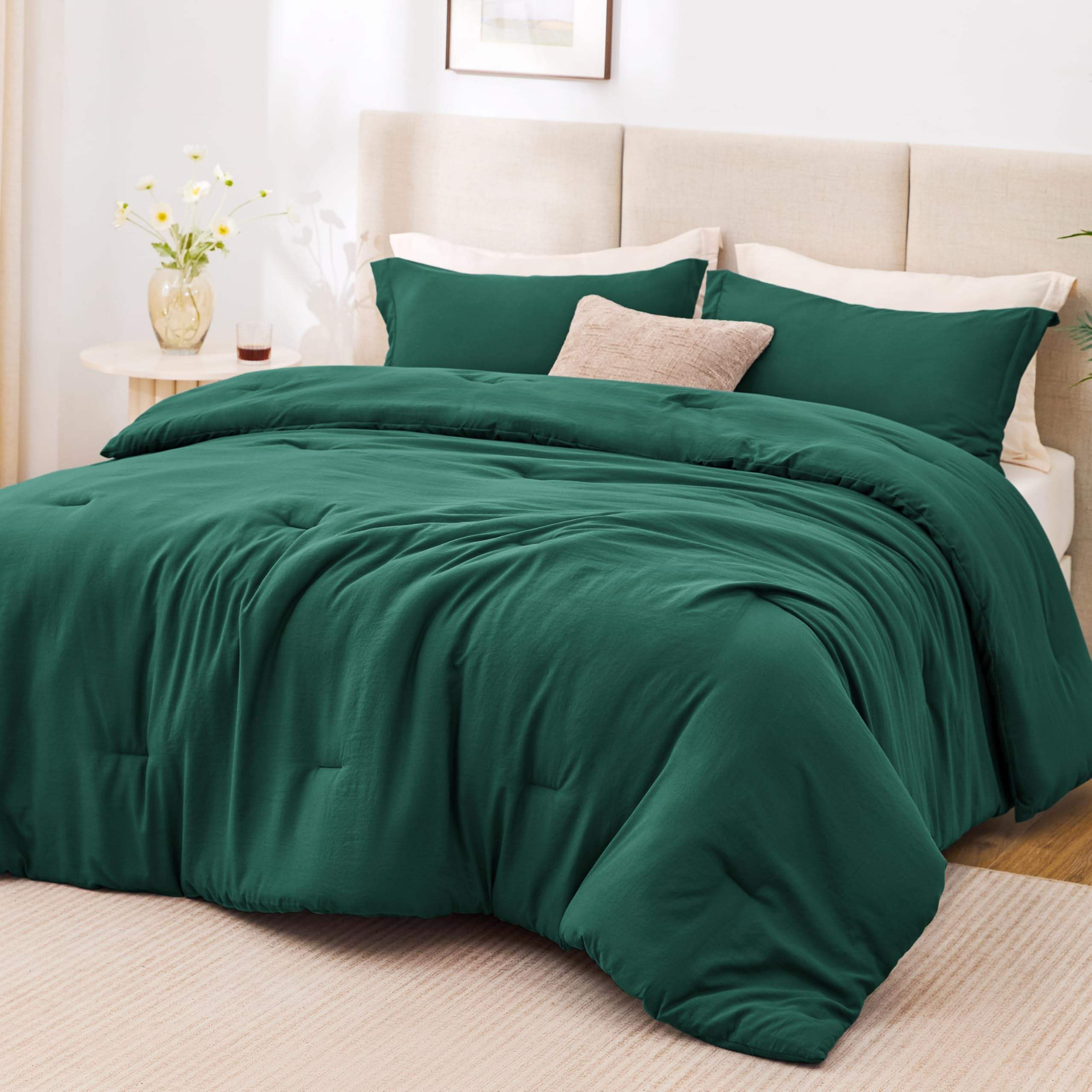 Wholesale Solid Color Polyester Quilted Comforter 3 Piece Set Washed Friendly Breathable All Season Bedding With 2 Pillowcases