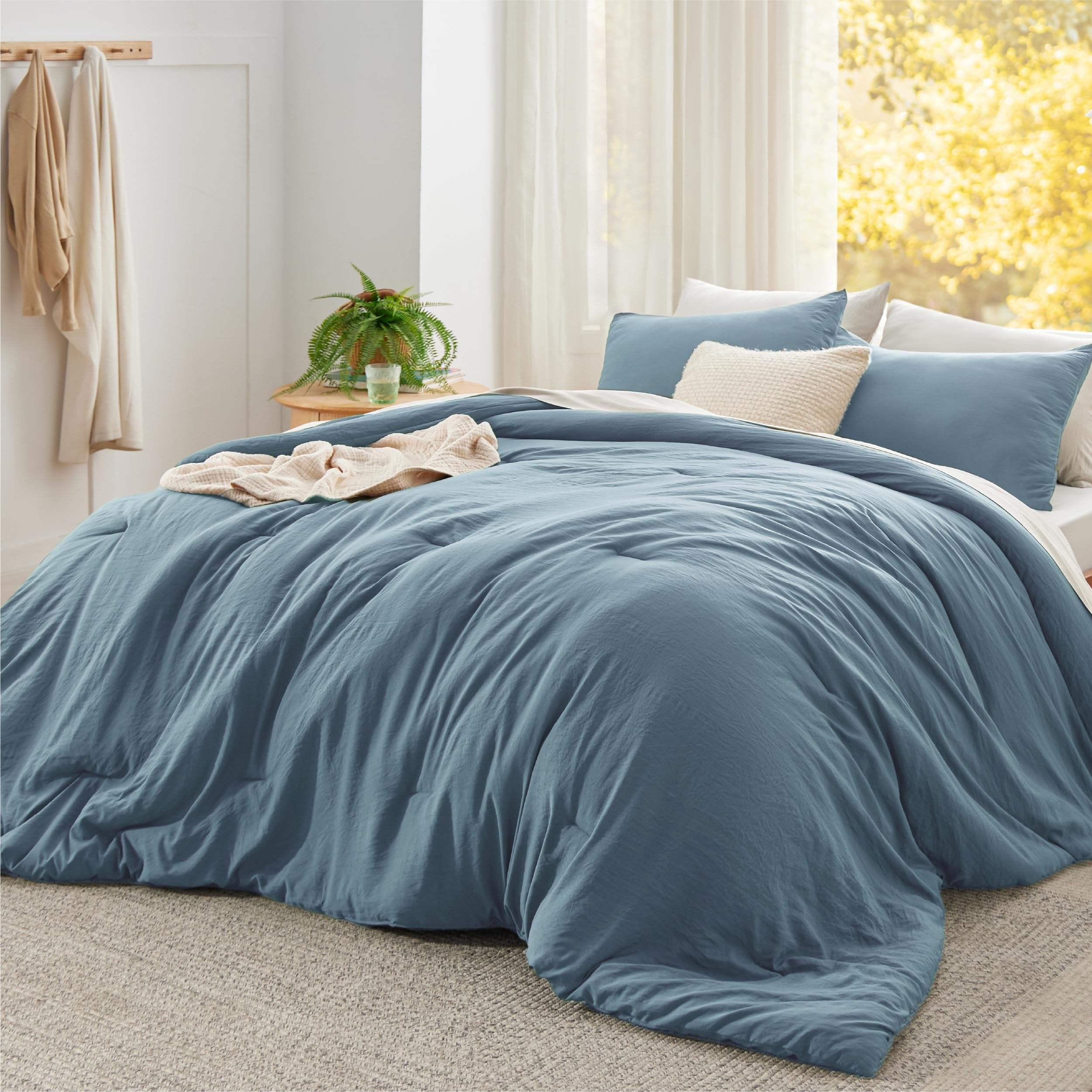 Wholesale High Quality Cooling & Warm Beige Reversible All Season Soft Eco-Friendly 3-Piece Bed Set 1 Comforter + 2 Pillow Cases