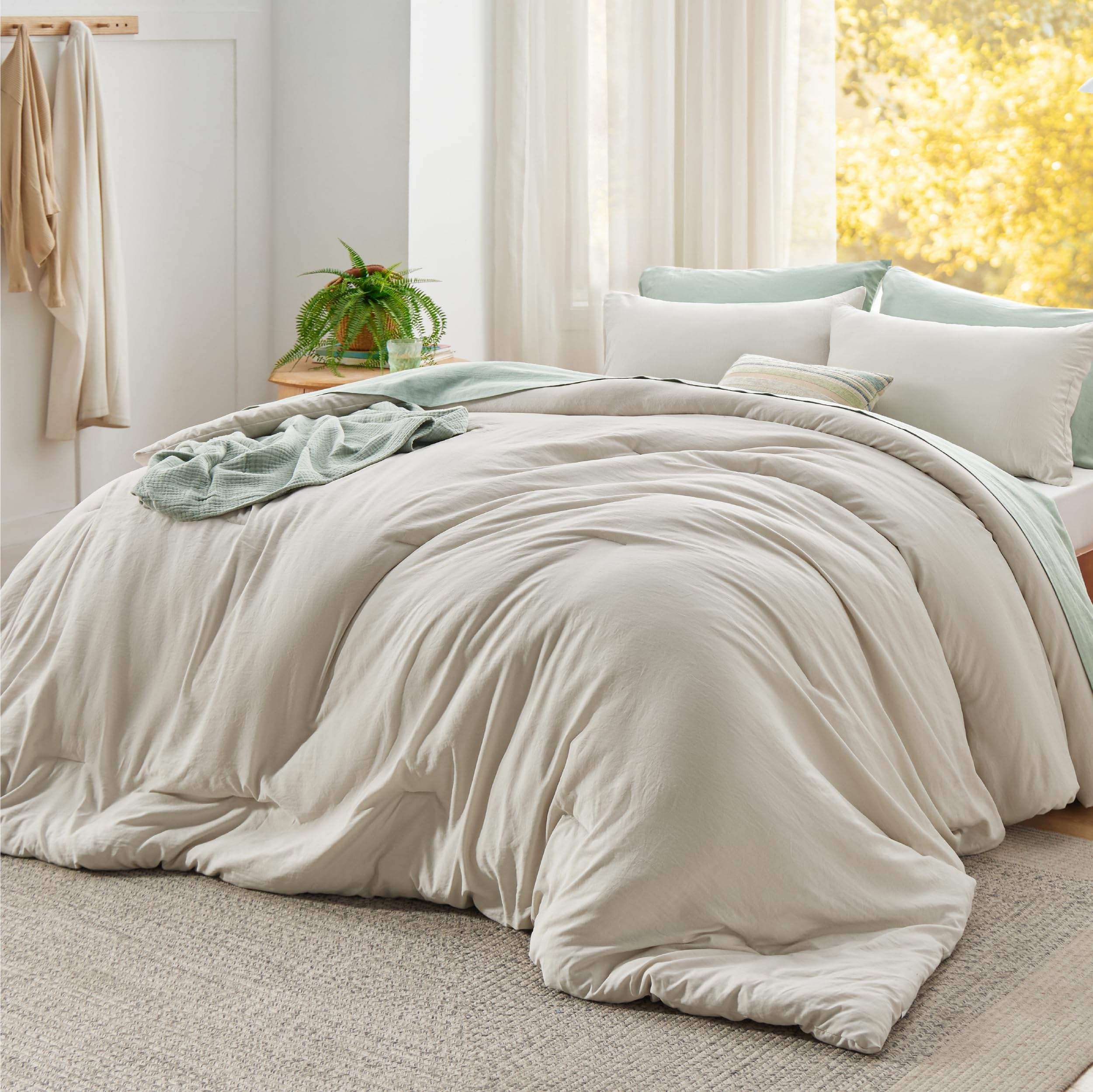 Wholesale High Quality Cooling & Warm Beige Reversible All Season Soft Eco-Friendly 3-Piece Bed Set 1 Comforter + 2 Pillow Cases