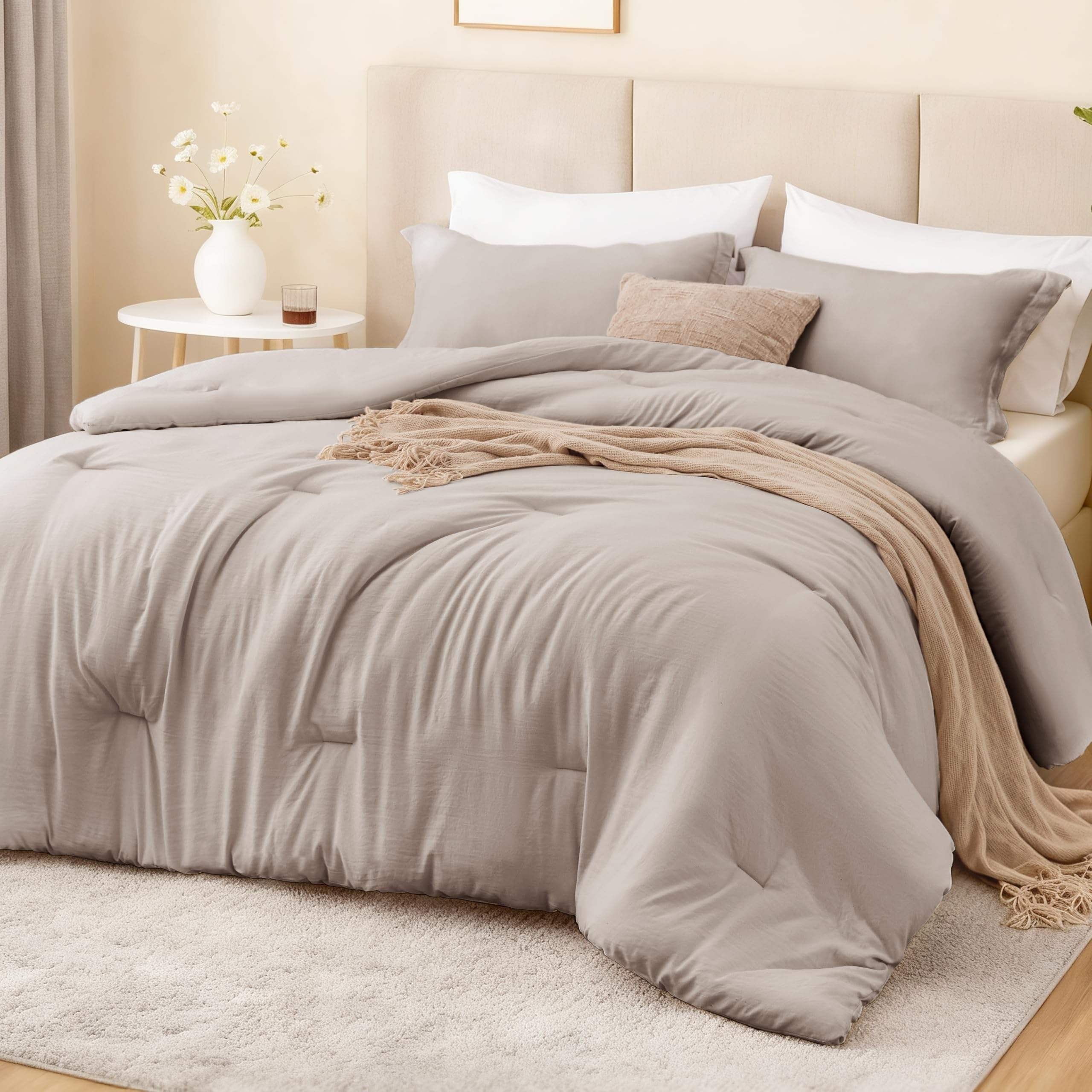 Wholesale Solid Color Polyester Quilted Comforter 3 Piece Set Washed Friendly Breathable All Season Bedding With 2 Pillowcases