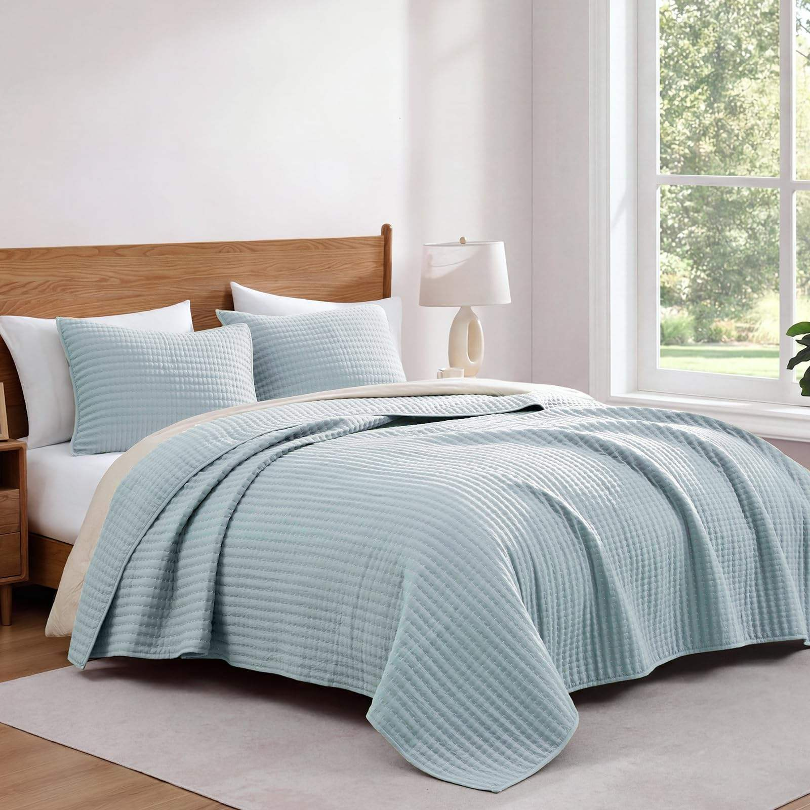 Hot Sale Factory Direct Quilt Sets Solid Color 100% Polyester Comfort Spaces All Season Lightweight Coverlet Bedspread Bedding
