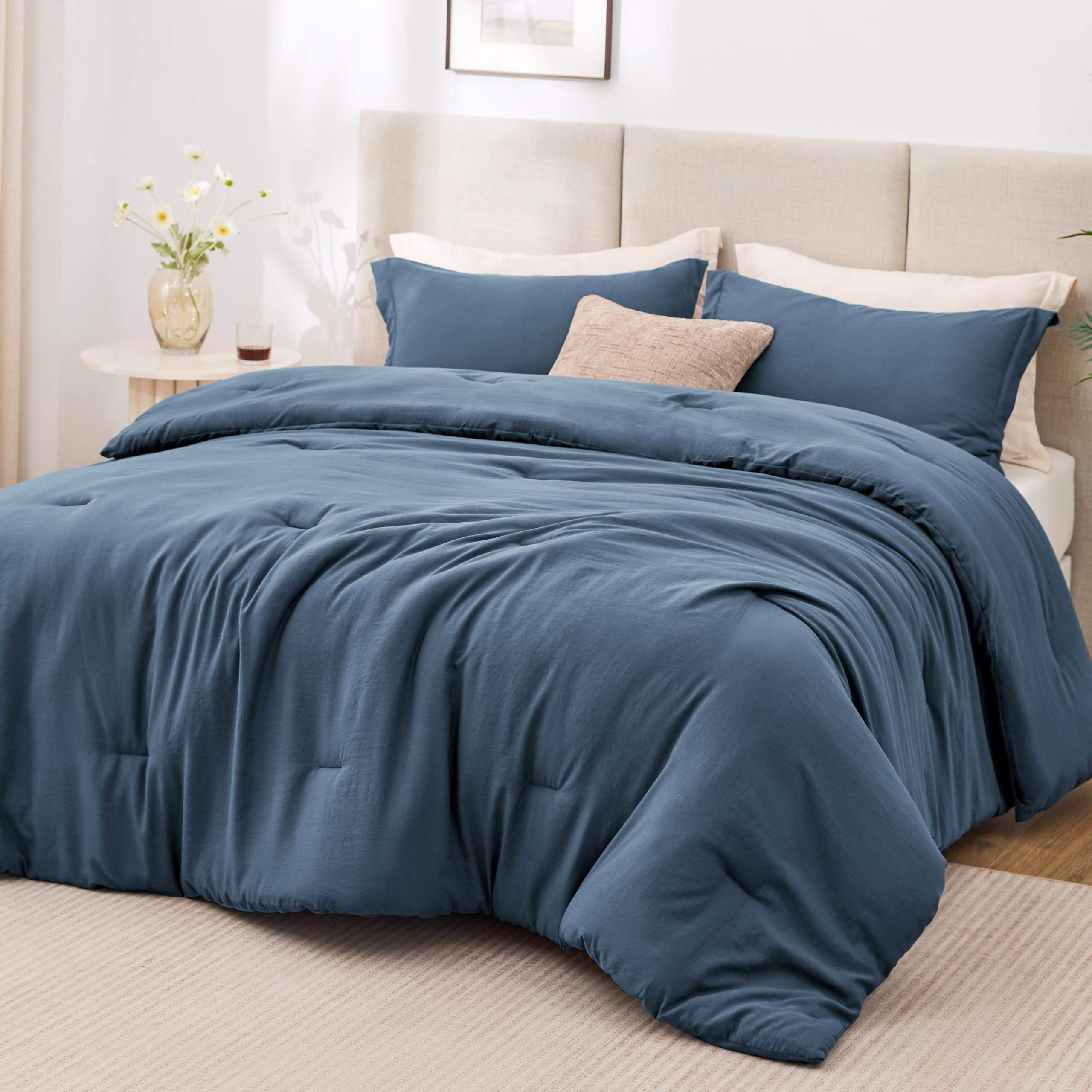 Wholesale Solid Color Polyester Quilted Comforter 3 Piece Set Washed Friendly Breathable All Season Bedding With 2 Pillowcases