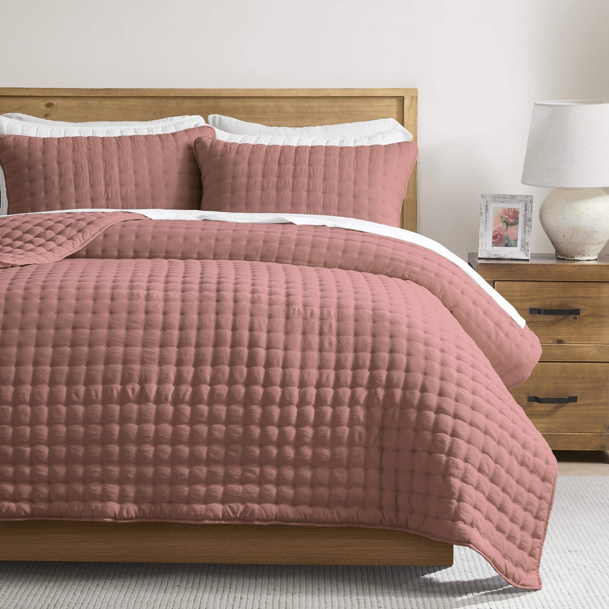 Factory Sales 100% Polyester Embroidery Quilt Set Cloud Soft Anti Pilling Coverlet All Season Bedding Set for Home Hotel OEM ODM