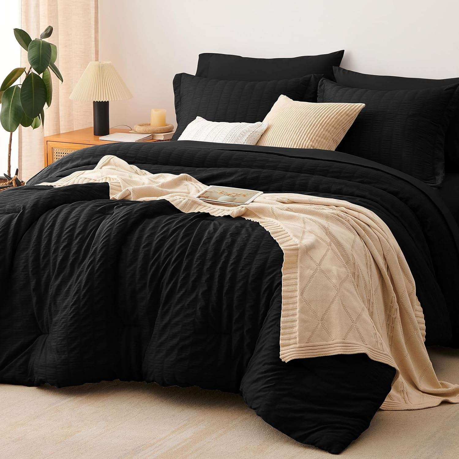 Luxury Seersucker Crinkle Comforter Set 3 Pcs Solid Color Double Sided Soft Lightweight All Season Bedding Set for Home Bedroom