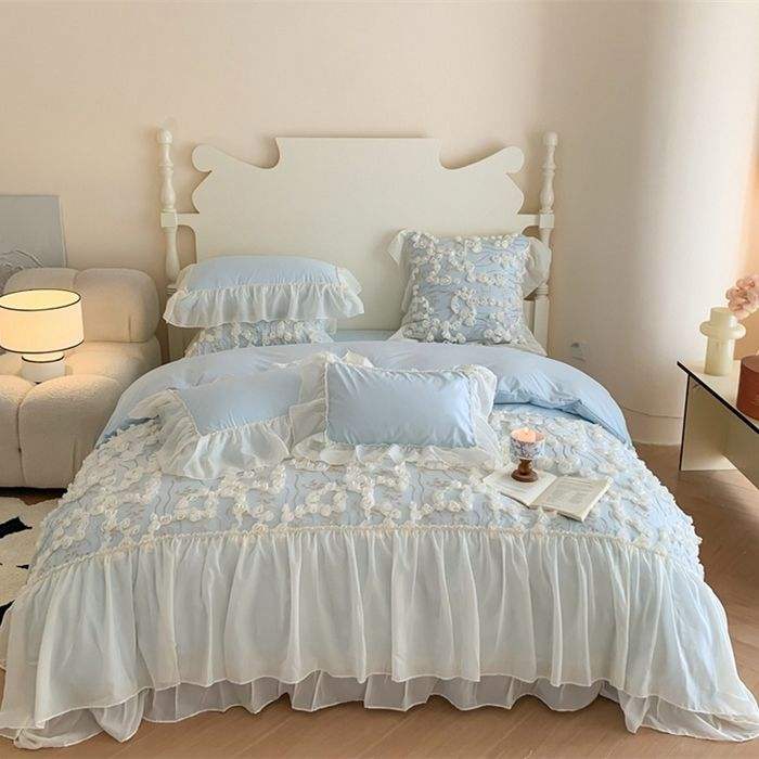 Factory Direct OEM ODM Sale High Quality Embroidery Lace 4-Piece Bedding Sets Soft Warm All-season