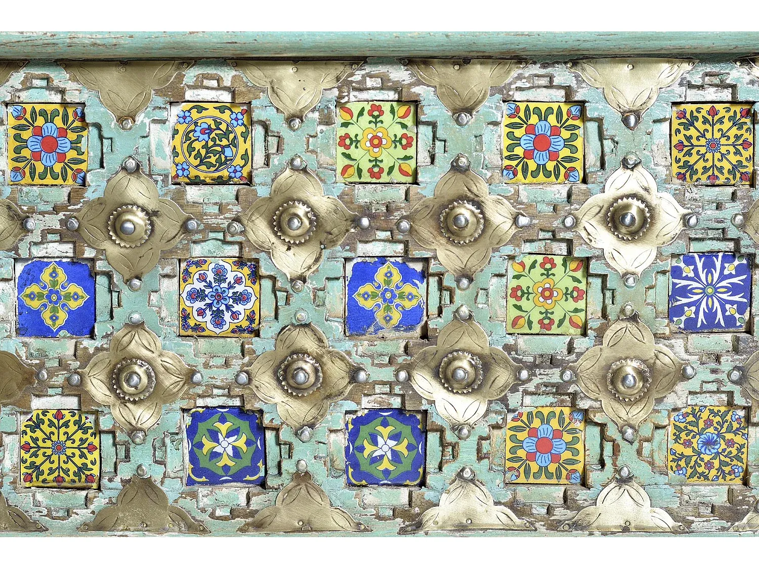 Handgefertigte Aufbewahrungsbox aus Massivholz