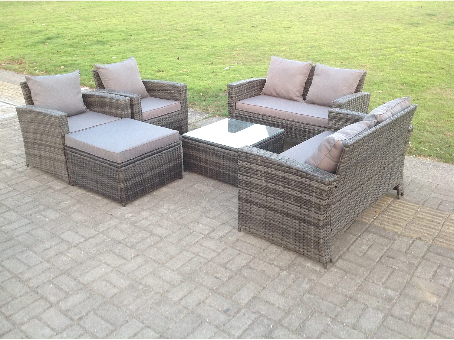 Siebensitzer Rattan Gartensofa mit Couchtisch und Sessel