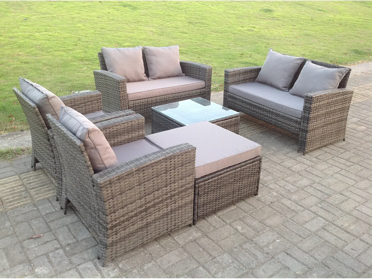 Siebensitzer Rattan Gartensofa mit Couchtisch und Sessel