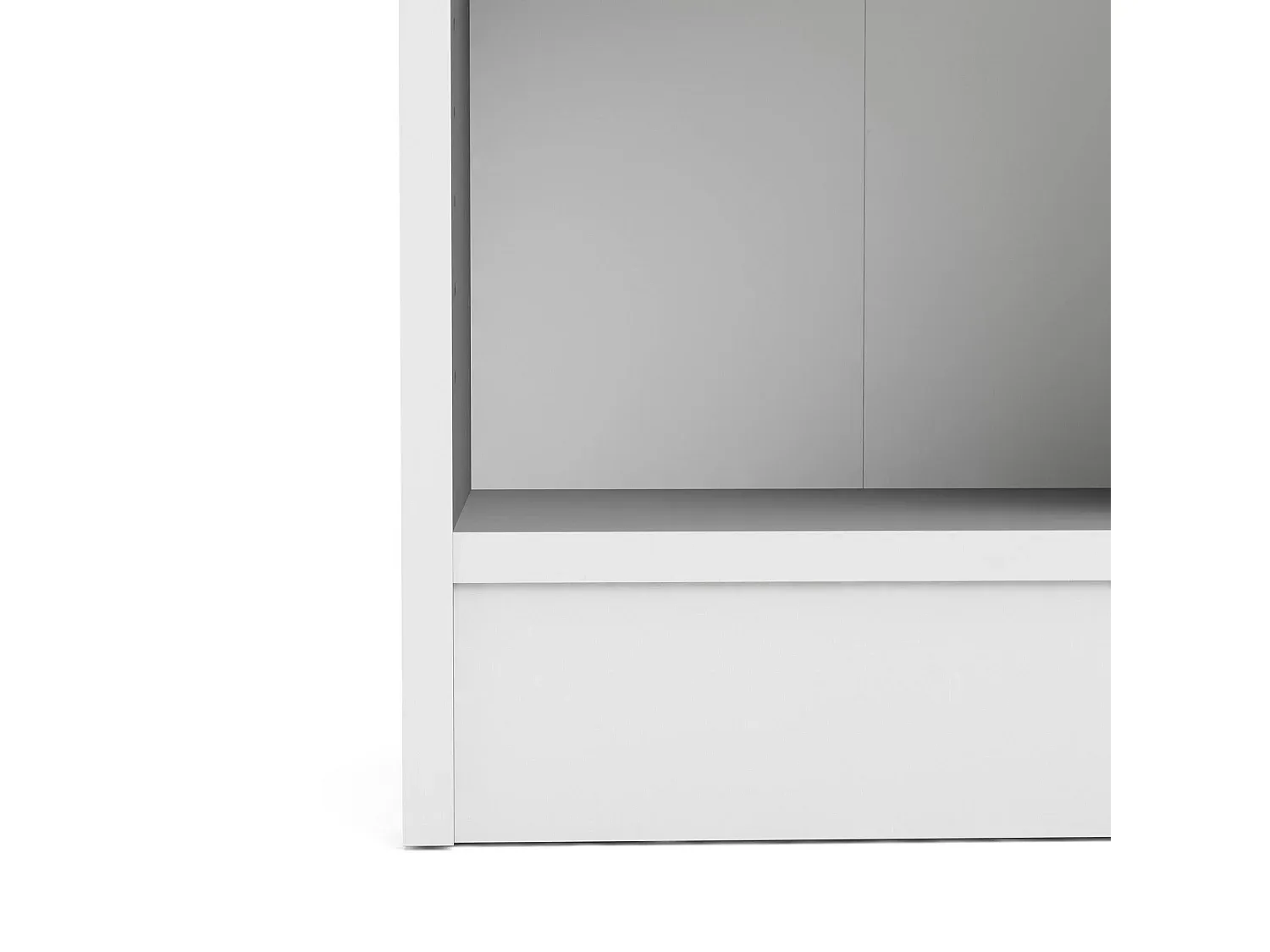 Hohes Mehrzweckregal mit Ablagefächern in Weiß