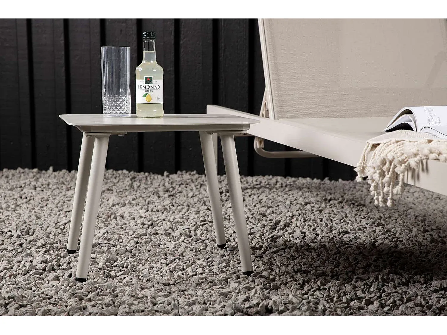 Eleganter Beistelltisch in Beige