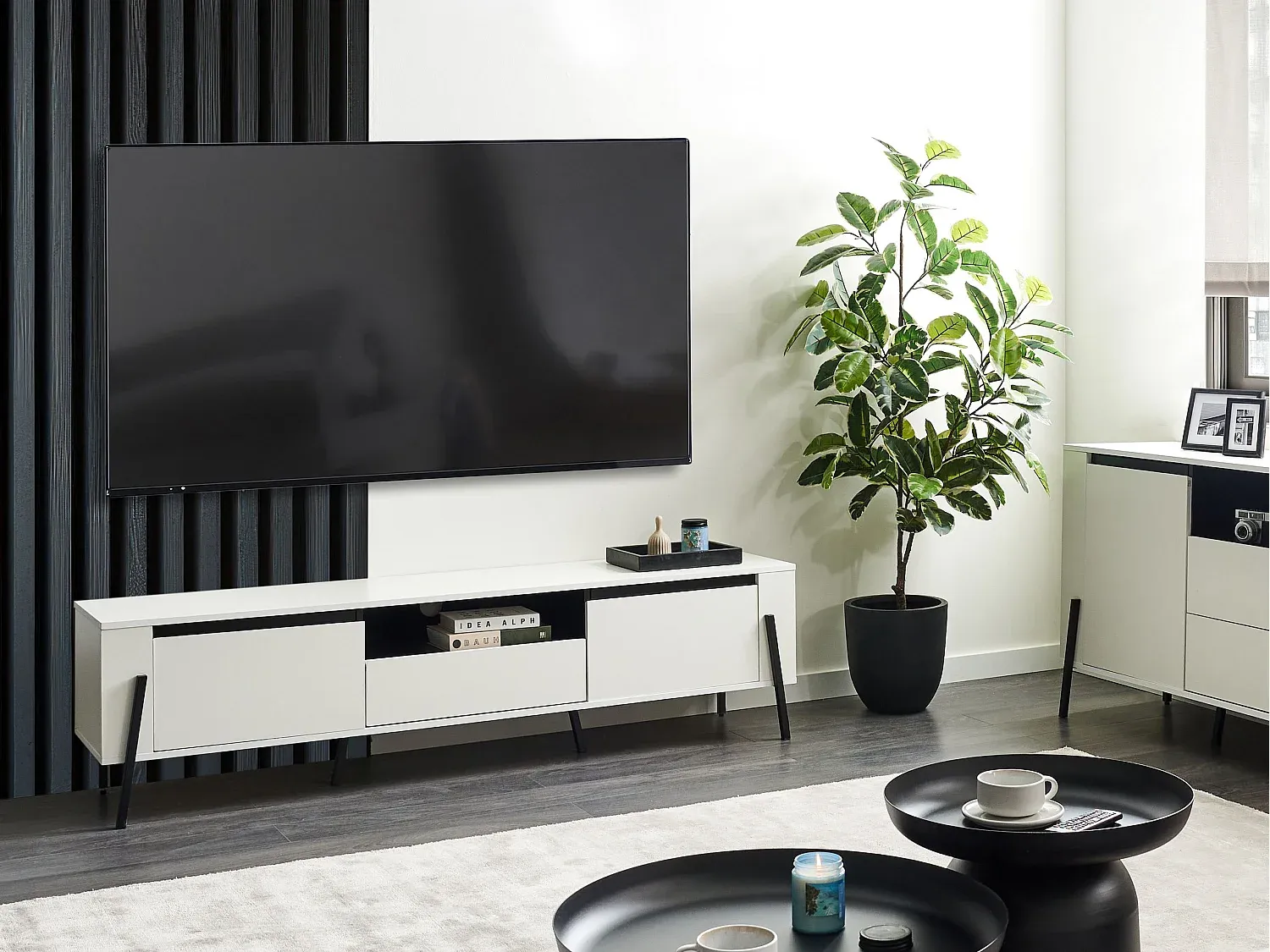 Fernsehtisch mit Schubladen und offenen Fächern, Weiß und Eiche Dekor