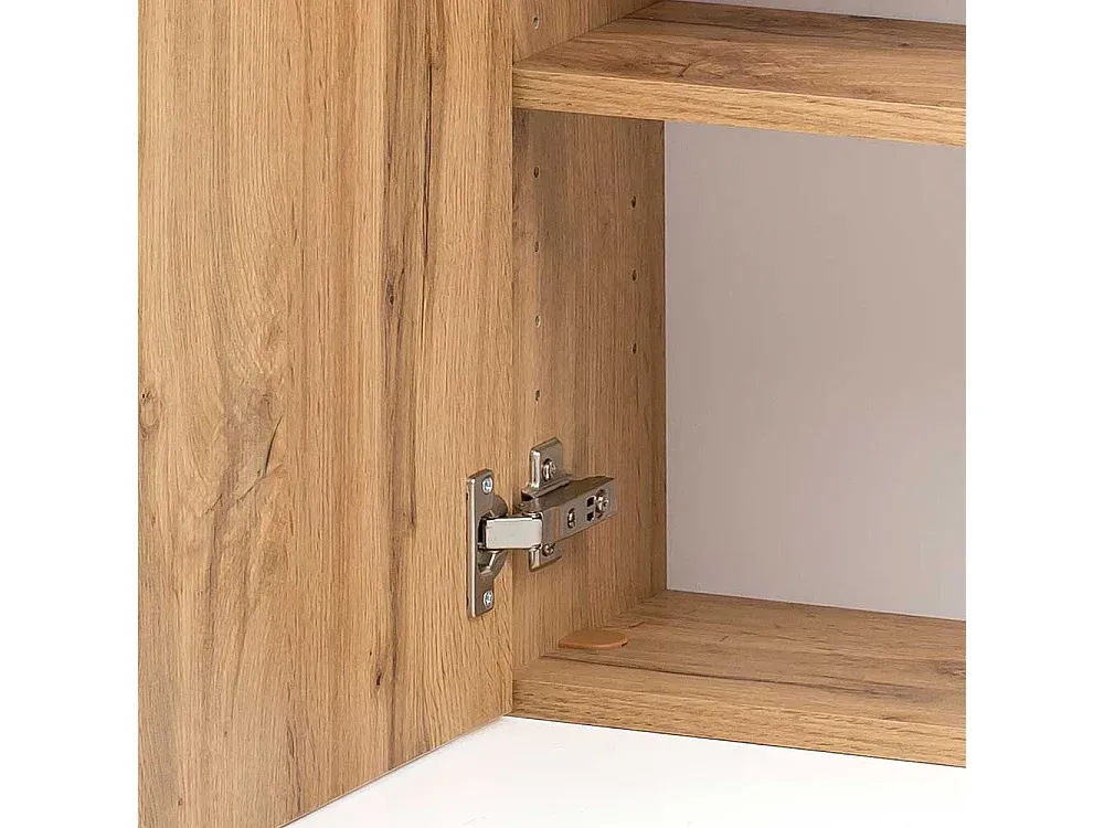 Moderner Spiegelschrank mit LED-Beleuchtung und drei Türen