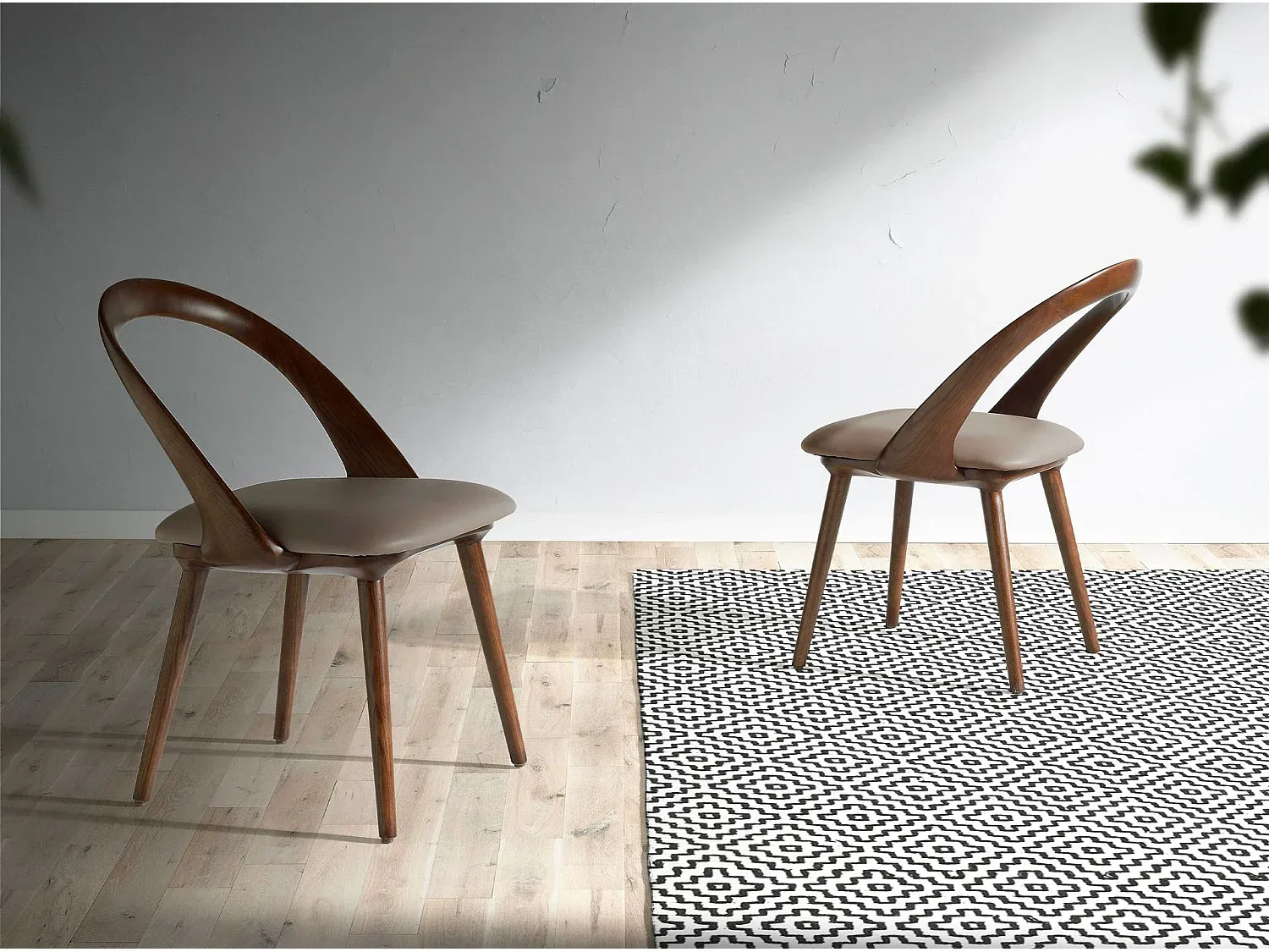 Eleganter weißer Öko-Lederstuhl im 4er-Set