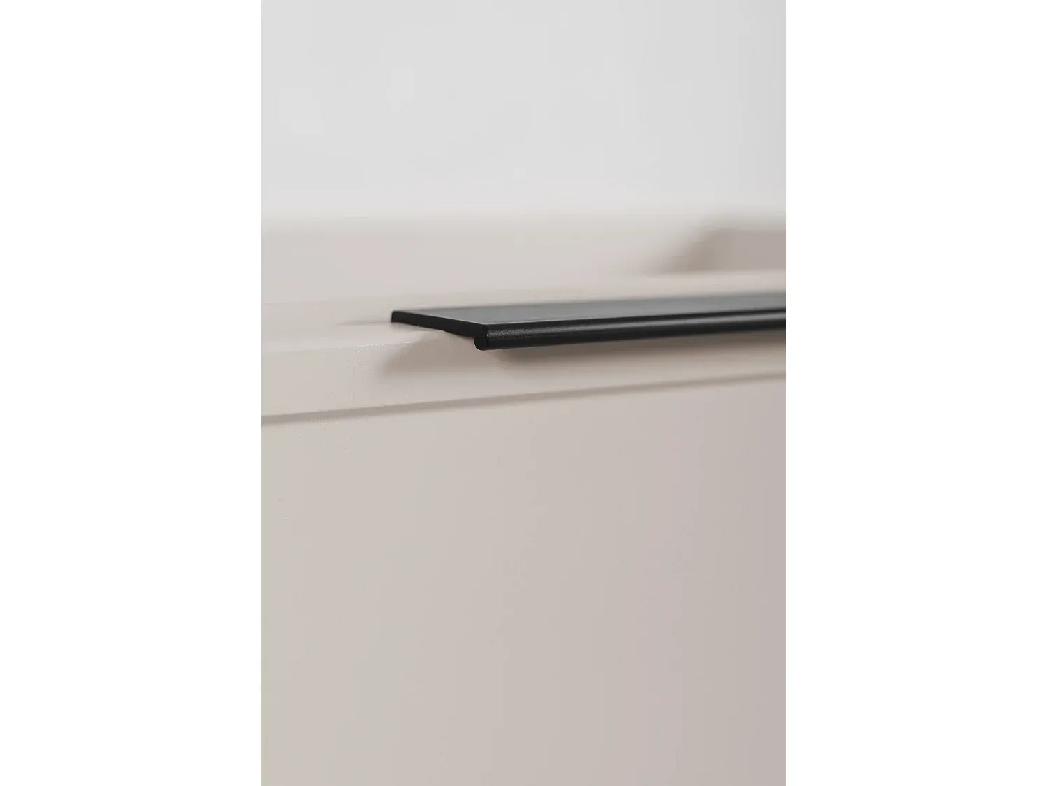 Moderner Waschbeckenschrank mit goldenen Griffen, 60x57x46 cm, weiß