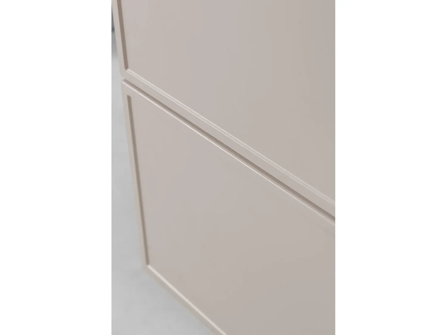 Moderner Waschbeckenschrank mit goldenen Griffen, 60x57x46 cm, weiß