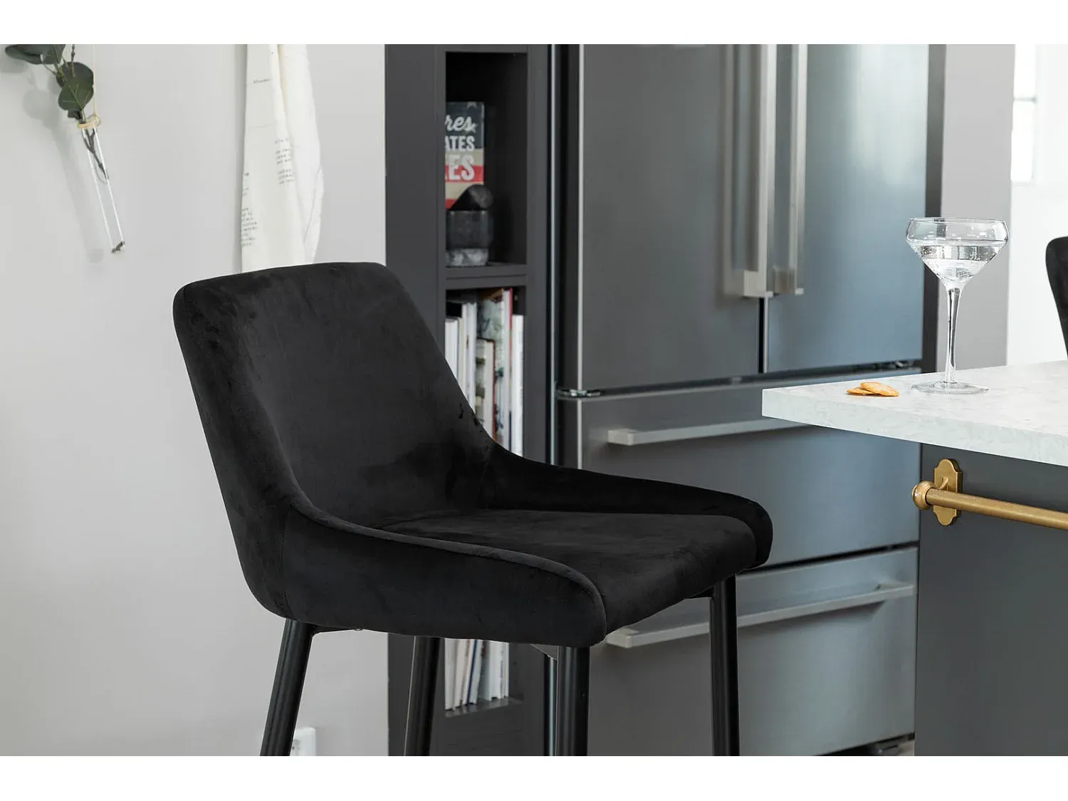 Moderner Barhocker aus Stoff in Schwarz und Elfenbein