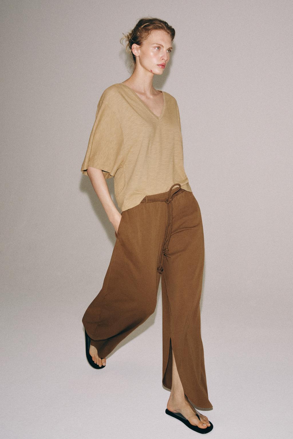 V-NECK T-SHIRT